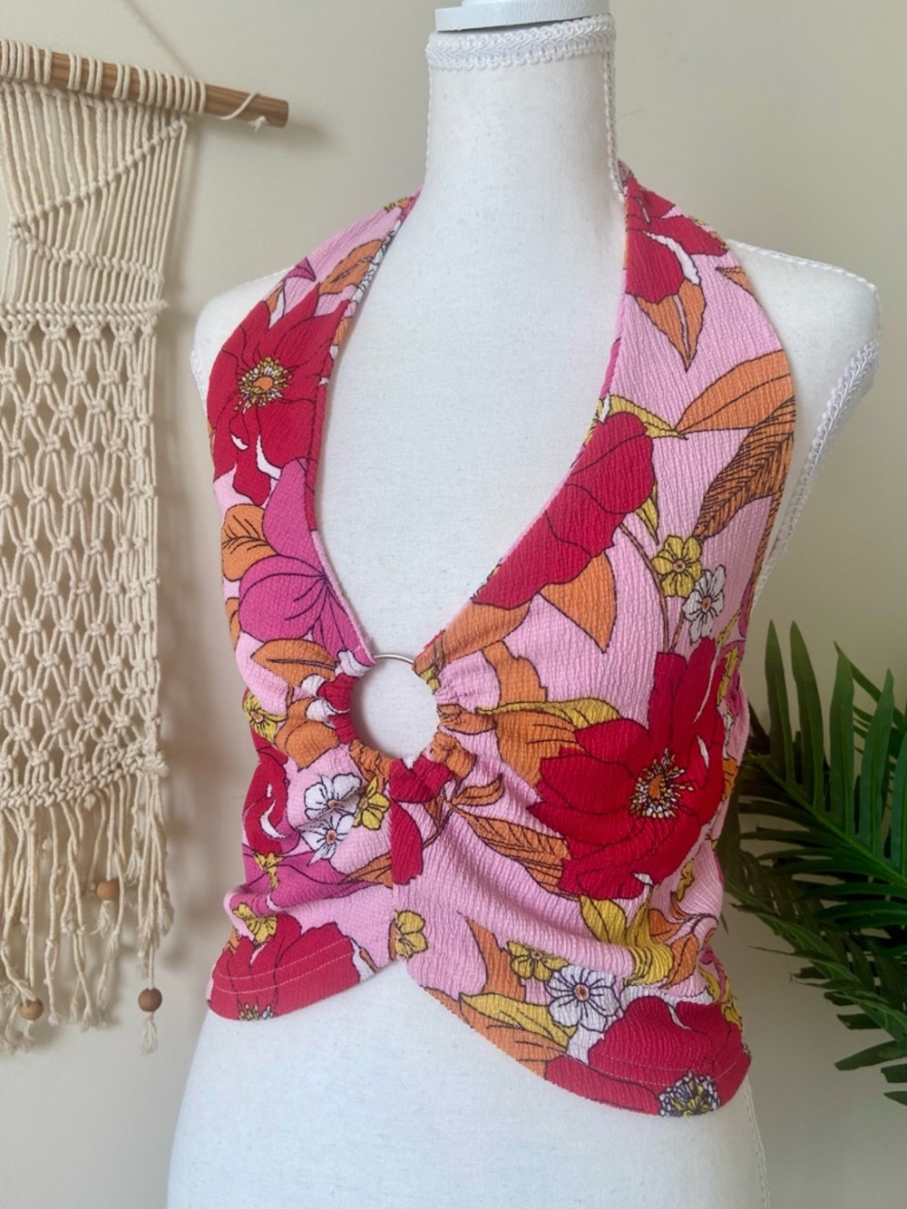 Kontrol Contemporary halter ring top vibrant "sunset" floral print medium